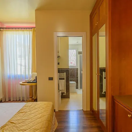 فندق مبيت وإفطار Diamantino Town House 3*