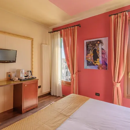 Diamantino Town House 3* بادوفا